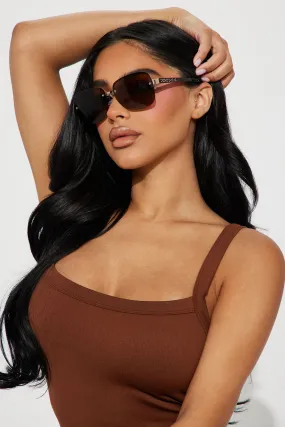 90s Babe Sunglasses - Brown