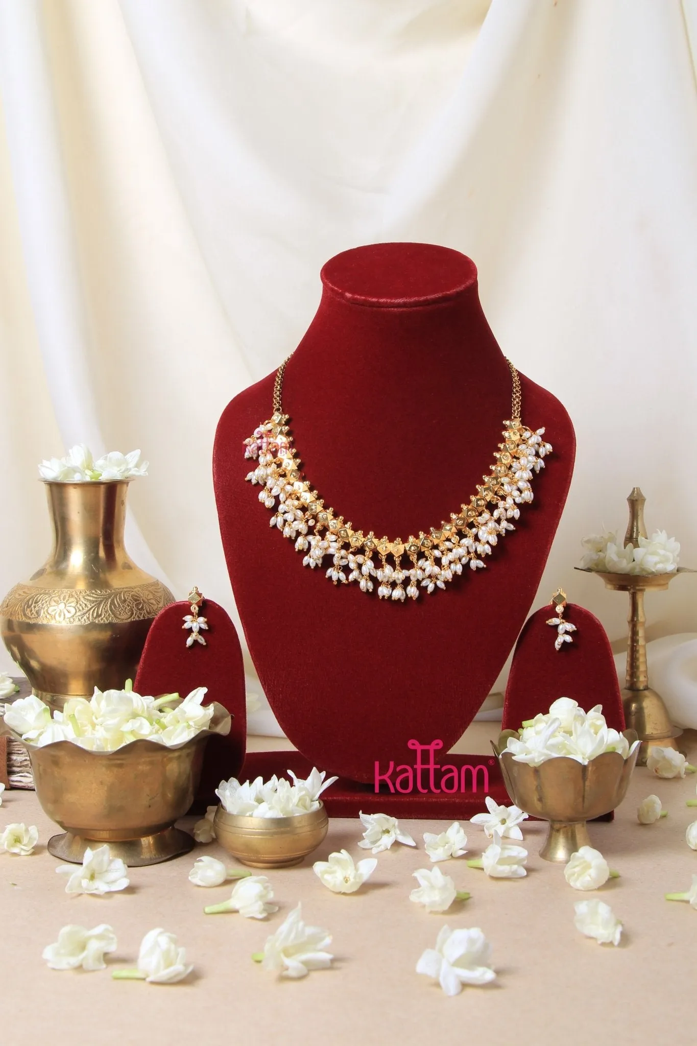 Goldtone Rice Pearl Guttapuslau Choker